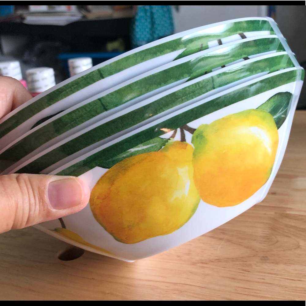 Lemon decor salad bowls